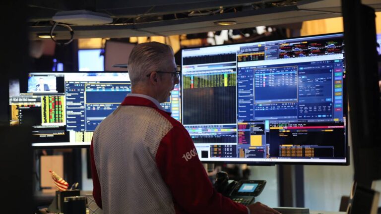 Charles Schwab takes huge gamble on single stock futures
